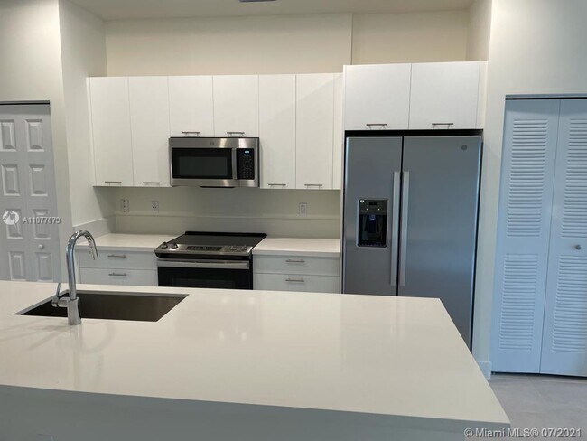 Foto del edificio - 7905 NW 104th Ave