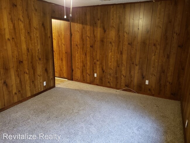 Building Photo - 2 br, 1 bath House - 319 W. Main St