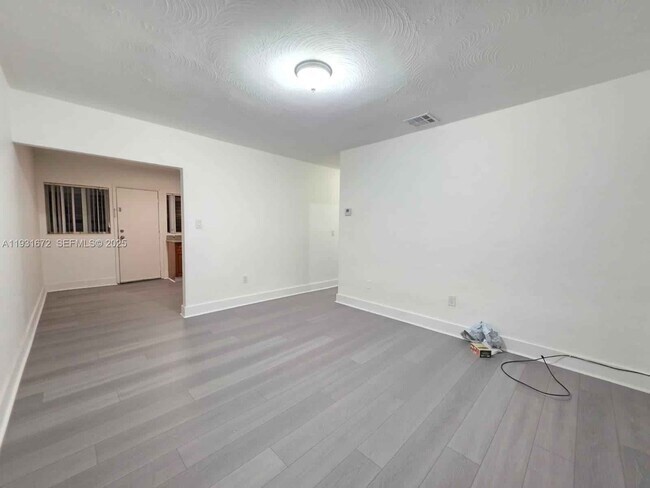 Foto del edificio - 1267 NE 117th St