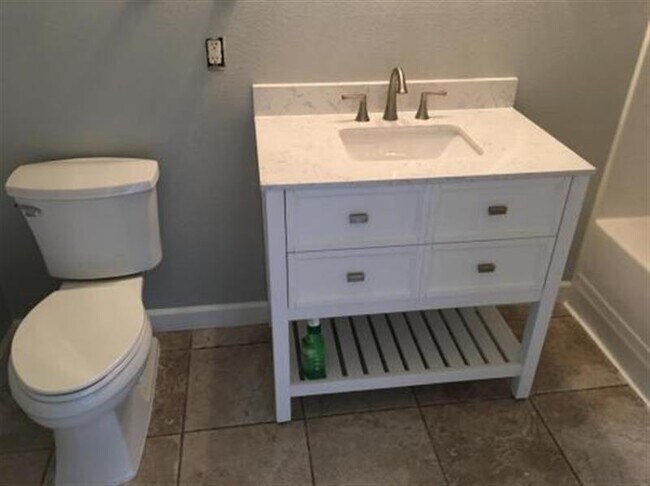 Building Photo - A NICE HOME!