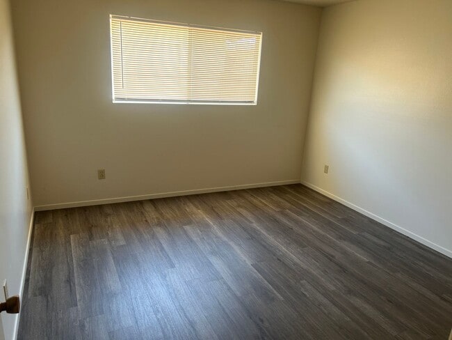 Building Photo - 108 Garnsey Ave