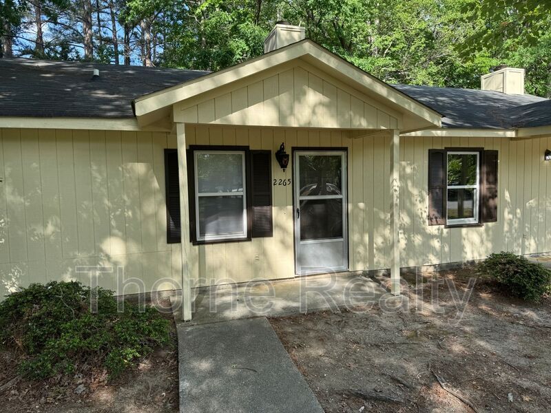 Foto principal - 2265 Sherwood Ave