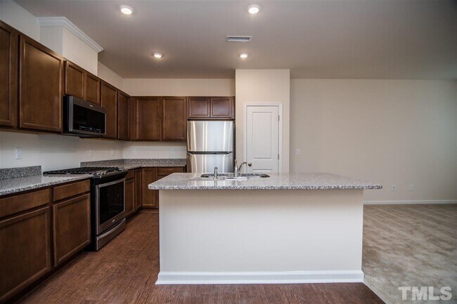 Building Photo - 244 White Oak Ridge Dr