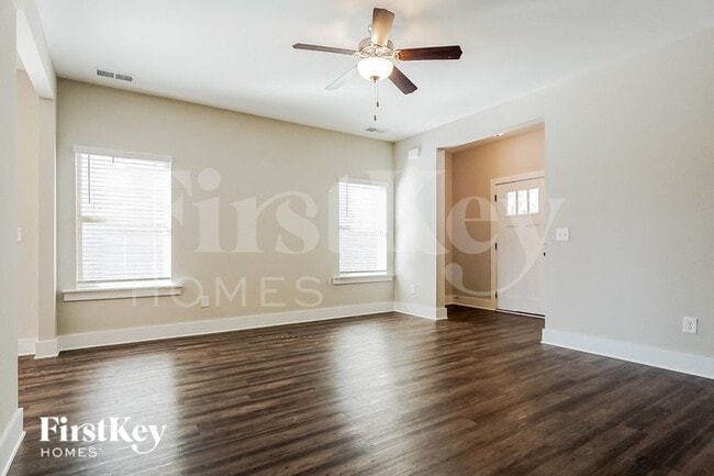 Building Photo - 2766 Village Pl