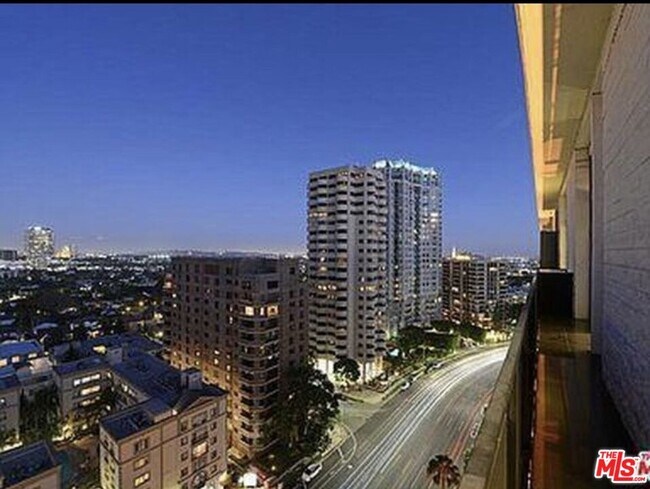 Foto del edificio - 10535 Wilshire Blvd