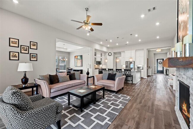 Building Photo - 4403 Tumbling Leaf Ct