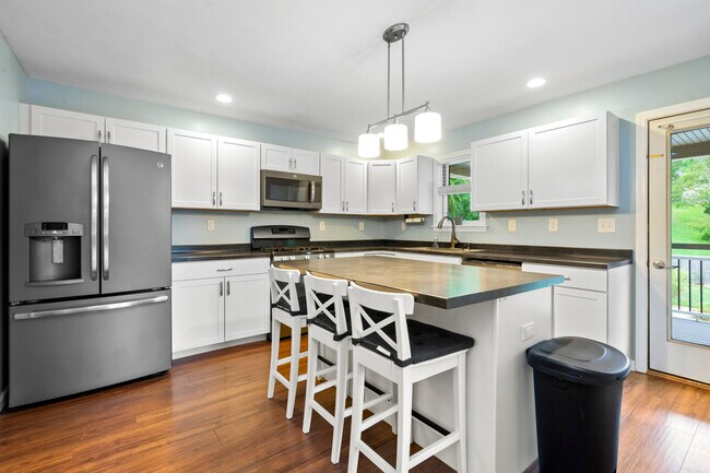 Foto del edificio - 2490 Coulterville Rd