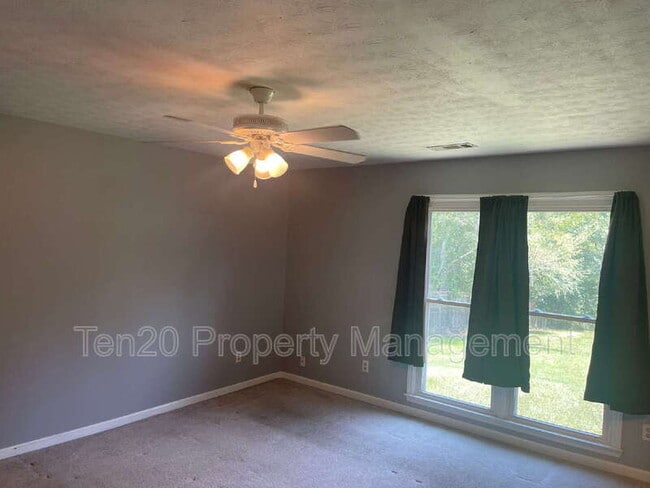 Building Photo - 707 Lee Rd 437