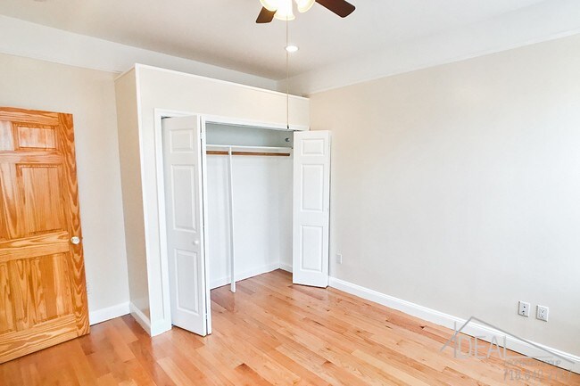 Foto del edificio - 275 20th St