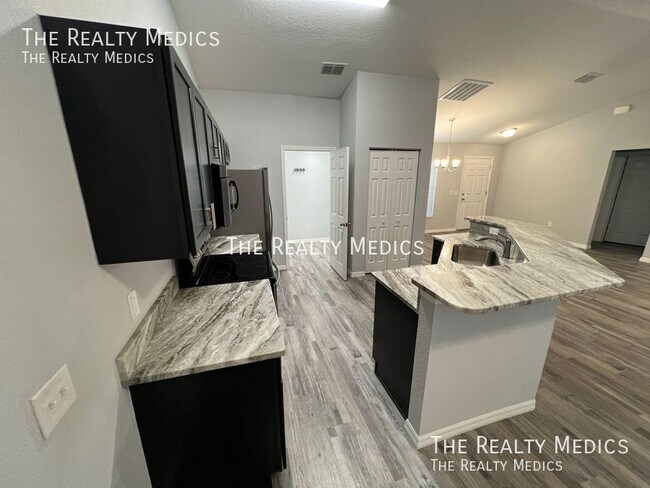 Foto del edificio - 15662 SW 27th Ave Rd