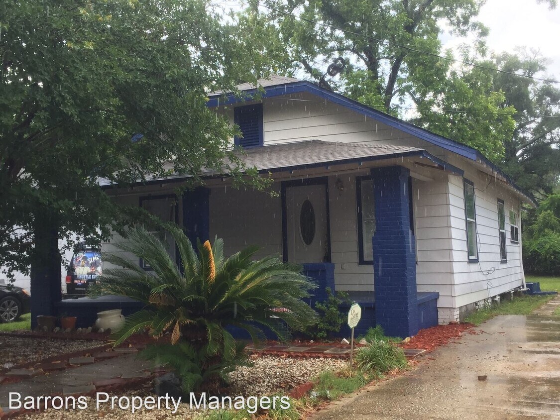 Primary Photo - 2 br, 2 bath House - 213 E Bobe Street