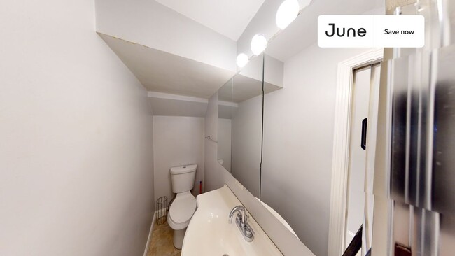 Building Photo - 21 Rossmore St
