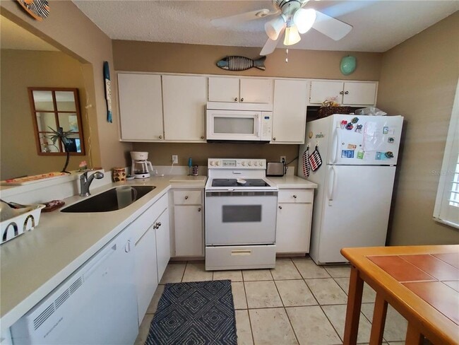 Building Photo - 1400 Arrowhead Cir W