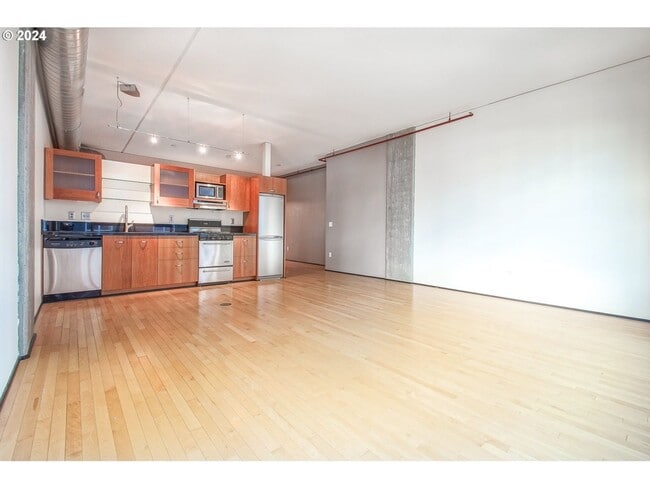 Building Photo - 333 NW 9th Ave