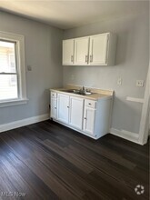Building Photo - 2306 Selzer Ave