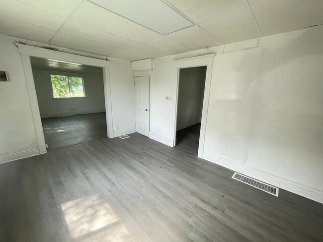 Foto del edificio - 513 Cunningham Ave