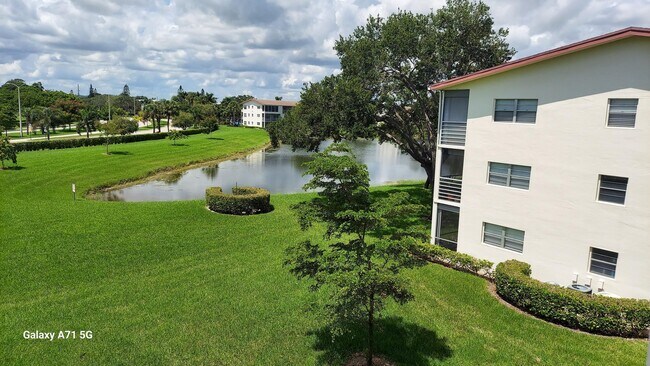 Foto del edificio - 160 Preston Way