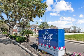 Building Photo - The Taylor at 525