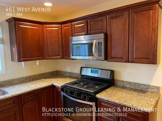Building Photo - 461 West Avenue