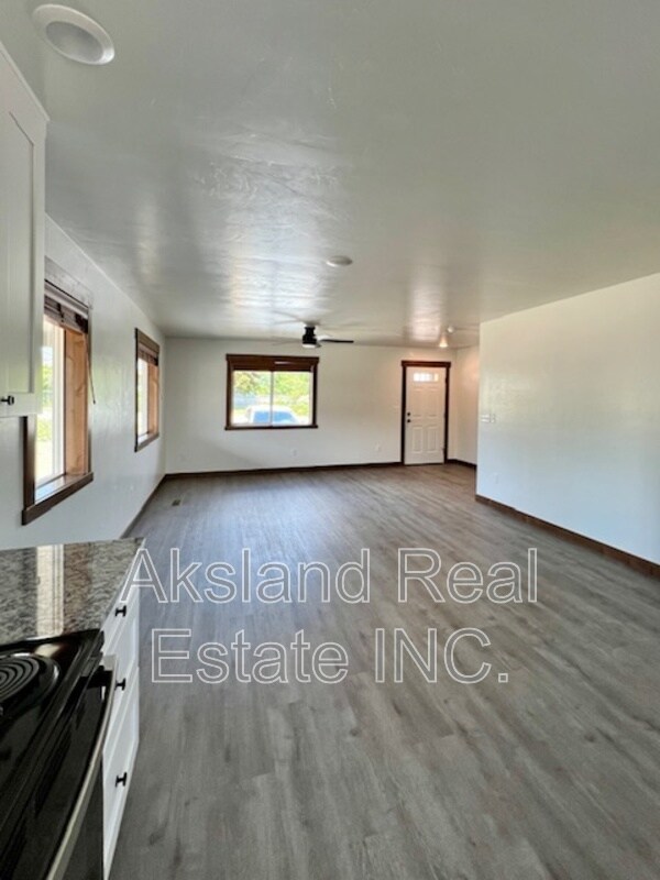 Foto principal - 908 Roosevelt Ave