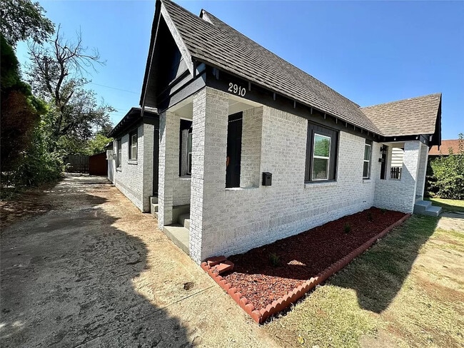 Building Photo - 2910 NW 20th St