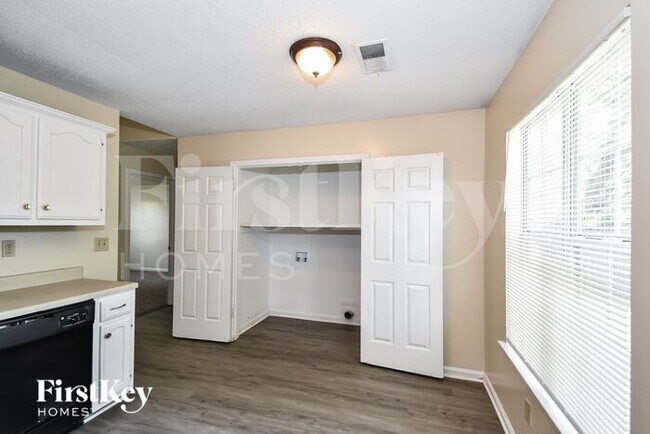 Foto del edificio - 4287 Elysian Dr