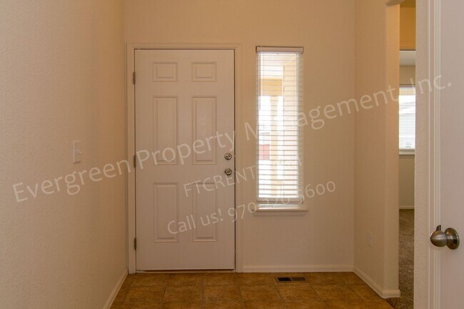 Foto del edificio - Fantastic 4 bedroom in Windsor! $500 Signi...
