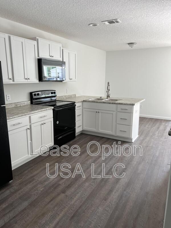 Building Photo - 34 Pine Street SW - Unit C