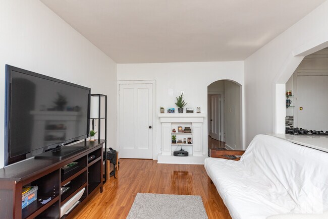 Foto del edificio - 846 W Ainslie St