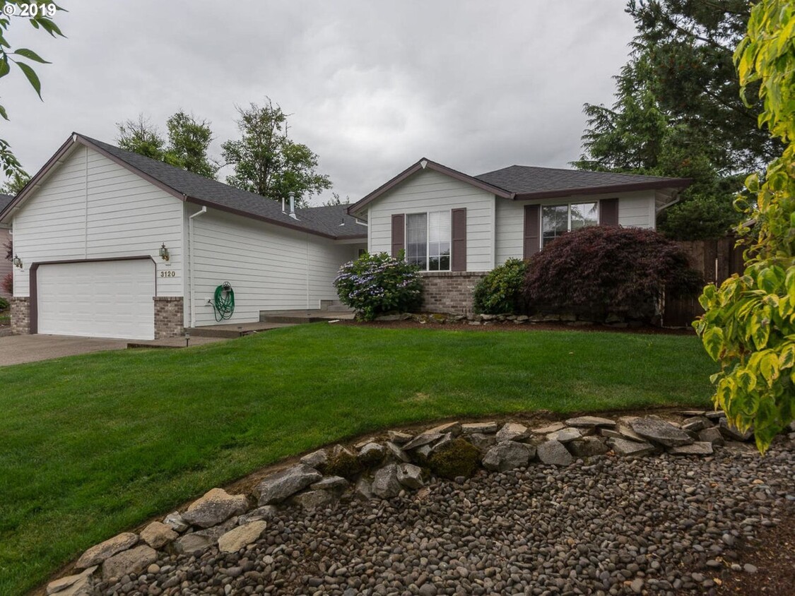 Foto principal - Lovely Single Level Gresham Home - 4 Bedro...