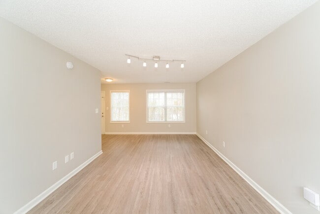 Foto del edificio - 2150 Ivy Ln