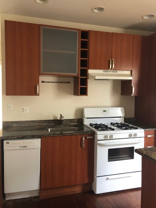 Foto del edificio - 7208 N Wolcott Ave