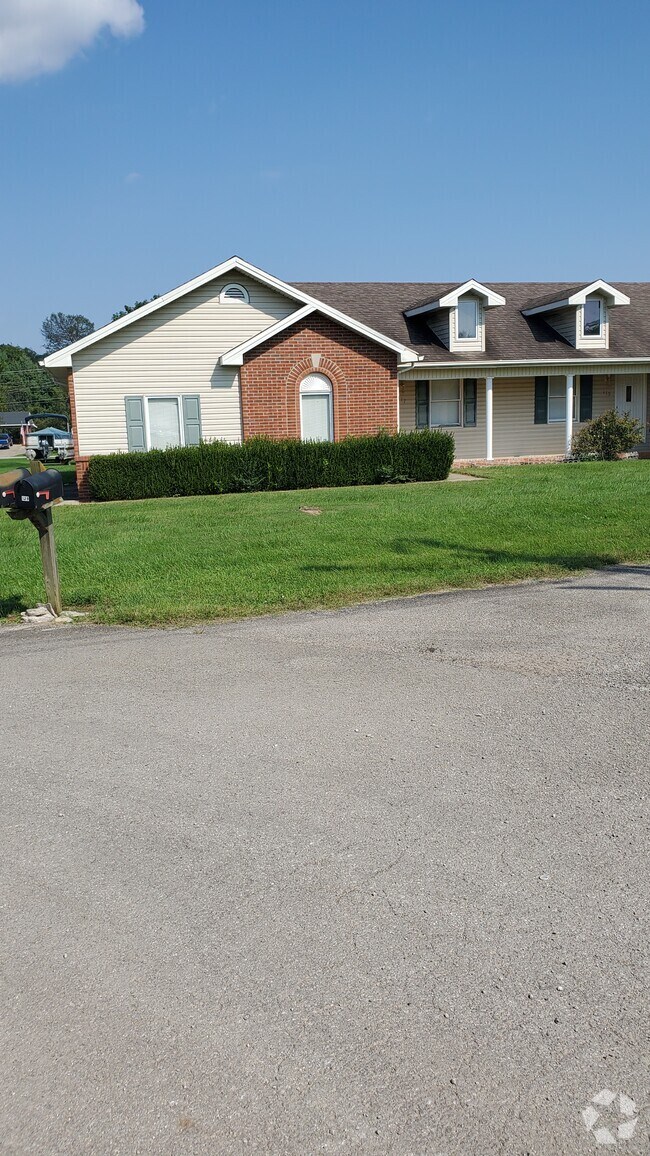Building Photo - 117 Cheyenne Dr