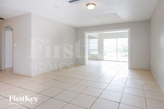 Foto del edificio - 6831 NW 25th Ct