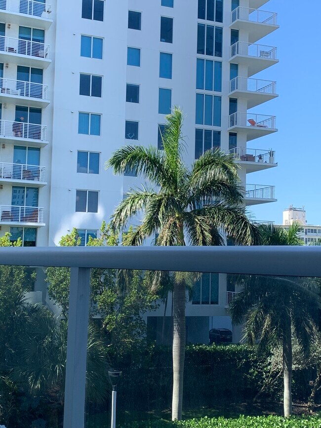 Foto del edificio - 2841 N Ocean Blvd