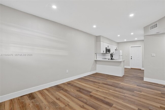 Foto del edificio - 4801 NW 33rd Ave