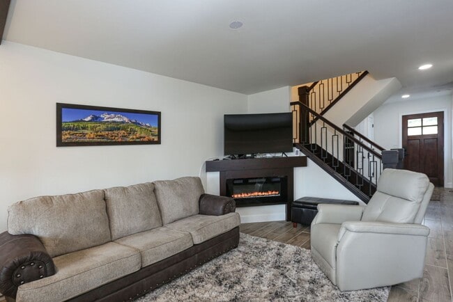 Foto del edificio - Updated Baldy Breckenridge Townhome! Summer lease! Dogs negotiable!