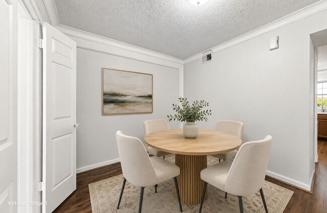 Building Photo - 1311 Antoine Dr