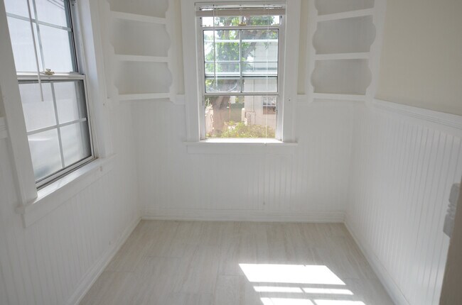 Foto del edificio - 1.Bd/1 Ba in a duplex, in the heart of Cor...