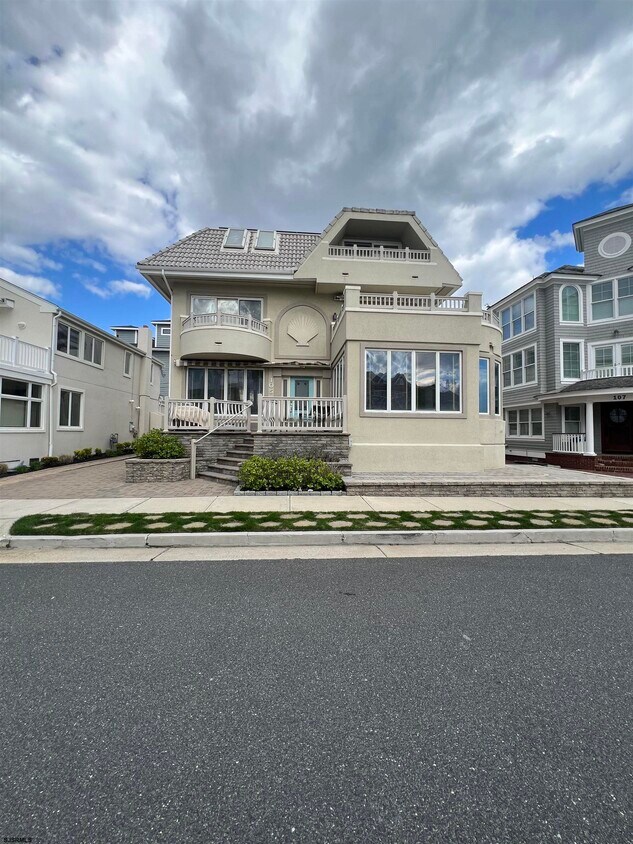 Foto principal - 105 S Clermont Ave