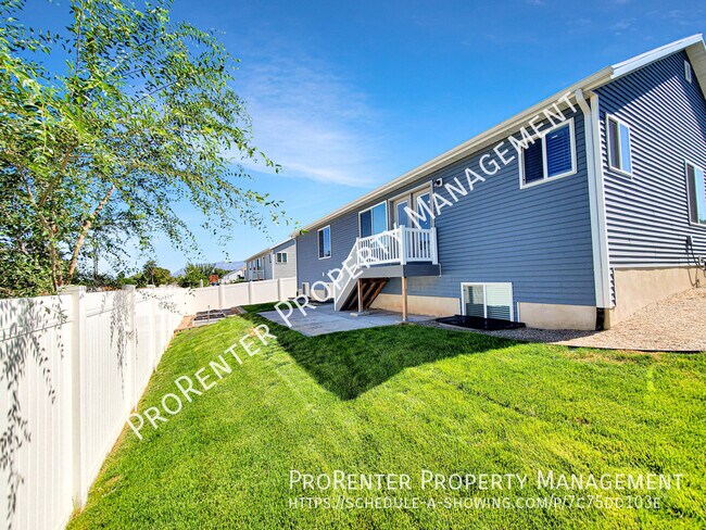 Building Photo - Like New 5 Bed, 3 Bath Roy Home