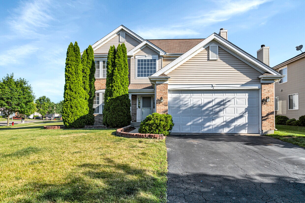 6417 Grassmere Ln, Carpentersville, IL 60110 House for Rent in