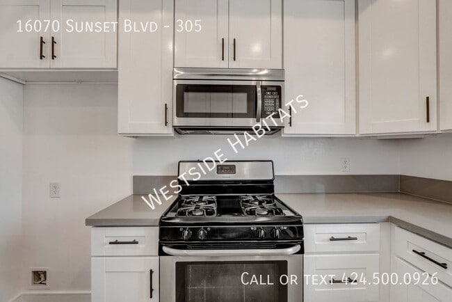 Building Photo - 16070 Sunset Blvd