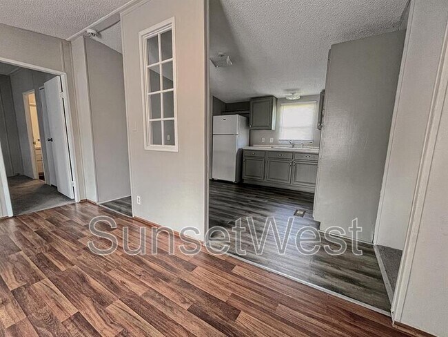 Foto del edificio - 4636 Rainbow Ln