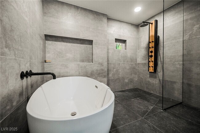 Foto del edificio - 1640 Crystal Shadows Cir