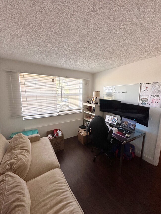 Foto del edificio - 8801 Wiles Rd