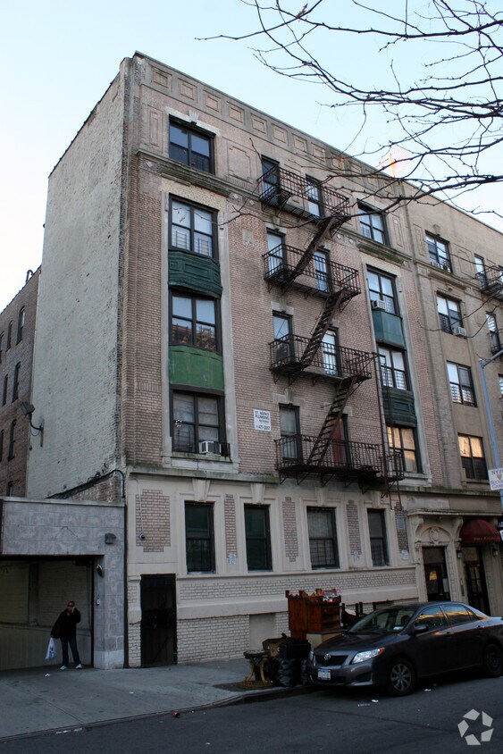 Building Photo - 952 Aldus St