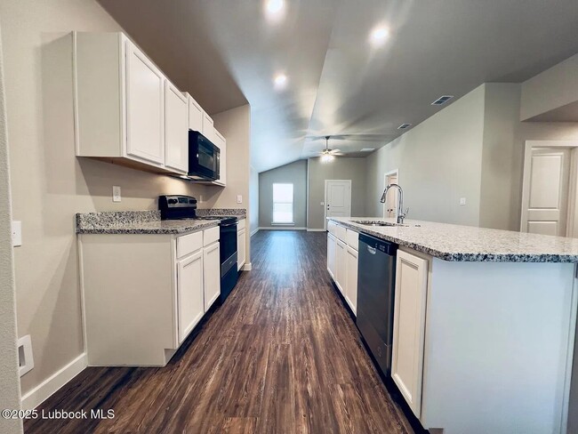 Foto del edificio - 2121 N Avenue L