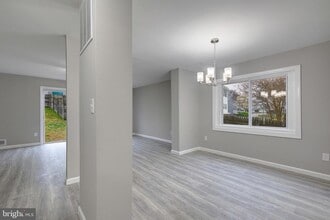 Building Photo - 178 Daimler Dr Building Photo - 178 Daimler Dr