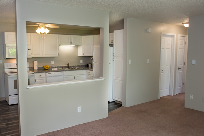 Completely Remodeled 2 Bedroom - Bridlewood Apartments